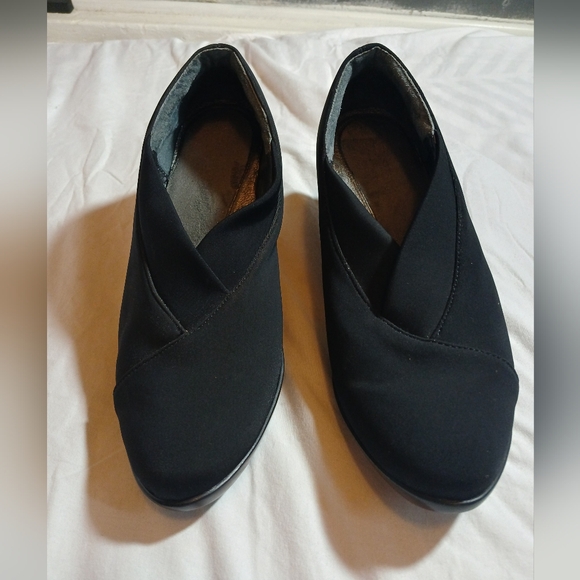 NAOT Adele Wedge Black Stretch Slip On Platform Heel Womens Sz. 37.5 US Sz. 7.5 - Picture 1 of 8